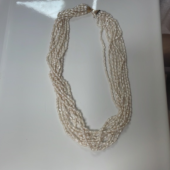 Gorgeous nine strand biwa pearl necklace. - Picture 3 of 3